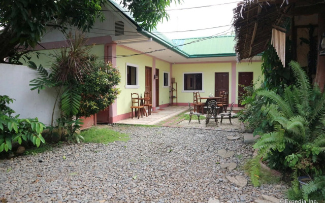 Tia Mer's Guest House