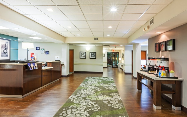 Hampton Inn & Suites Houston - Rosenberg