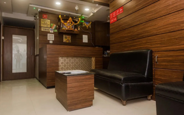 OYO 24504 Sion Residency