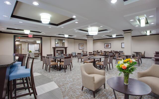 Holiday Inn Express & Suites Ottawa East - Orleans, an IHG Hotel