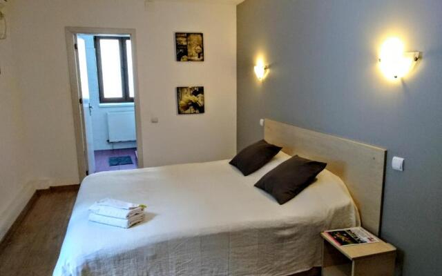 Central Guesthouse Bucharest - Adults Only