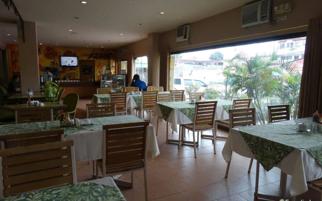 Casa Leticia Business Inn