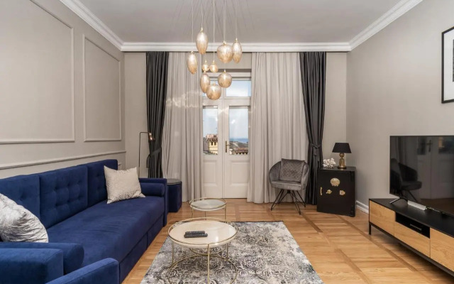 Luxury Peitho Residence