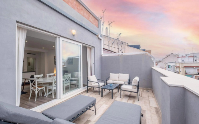 Modern Penthouse with Private Terrace