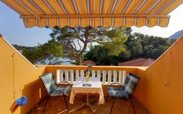 Apartments Vinko Mljet- One-bedroom Apartment With Terrace