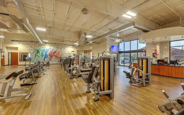 Sun Lakes Home: Fire Pit, Patio, Grill!