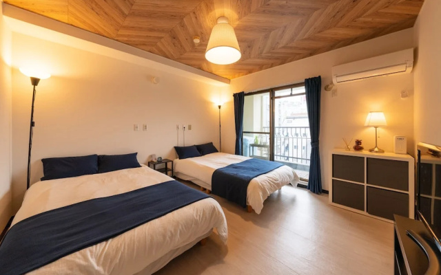 Namba West 5 connecting room