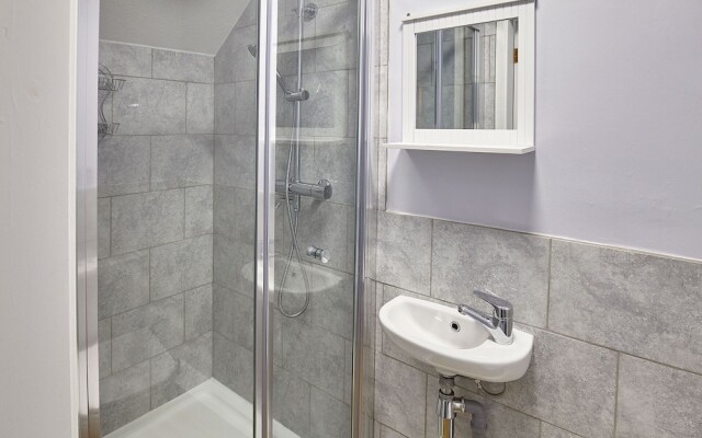 Host Stay Buckingham Square