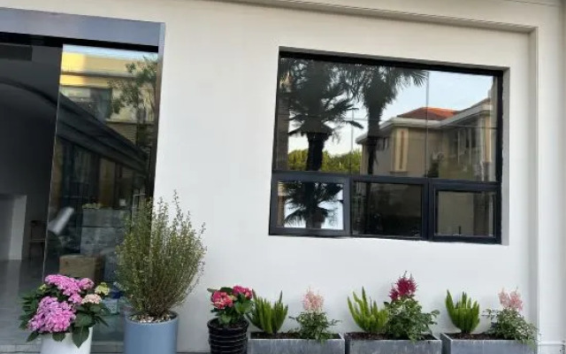 Dream House Garden Hotel