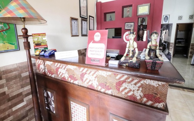 NIDA Rooms Padma 23 Monjali Jogja at Guest House Ndalem Padma Asri – Lobby – Sleman