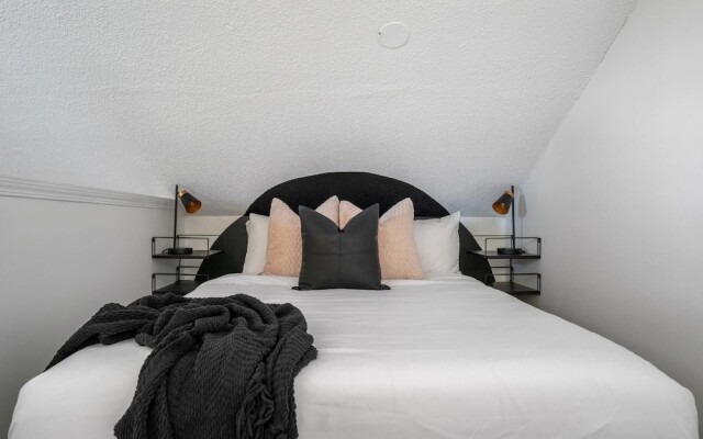 The Lost No Service Fees Penthouse Hot Tub