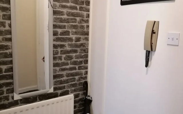 Central Glasgow Apartment - Sleeps 2 & Kitchen