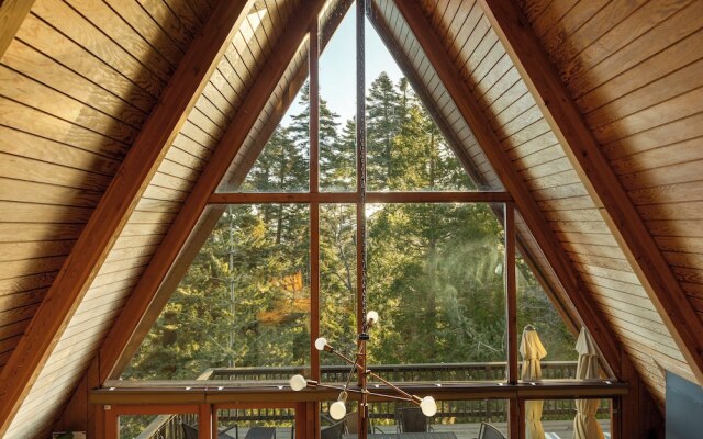 The Tranquil Pines A-frame Cabin Spectacular Views!