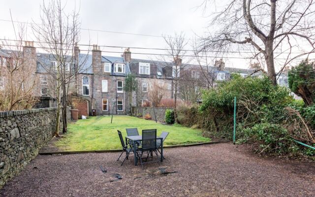 Highland Holburn Apartment