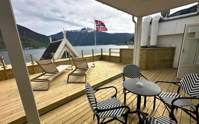 Hofslund Fjord Hotel