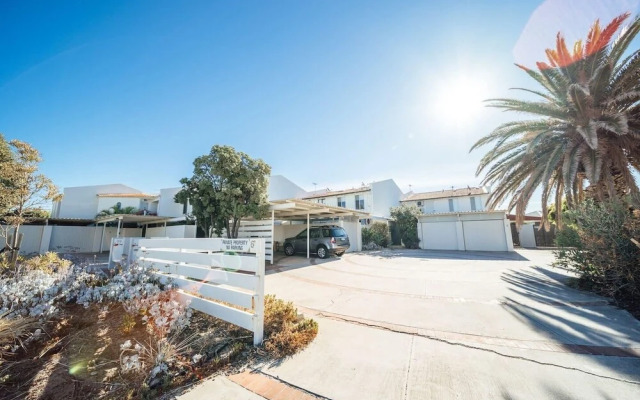 Sentosa at Semaphore Park-beachside Living