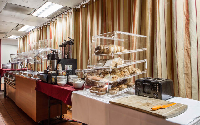 Ramada by Wyndham Oakland Downtown City Center