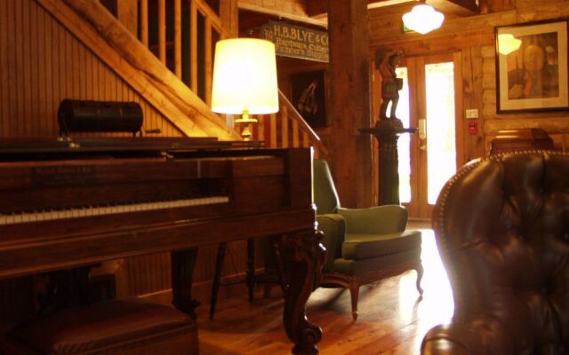 The Lodge at Red River Ranch