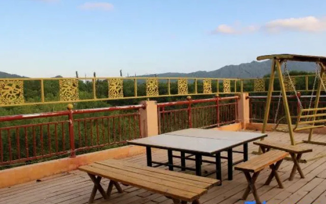 Qicai Danxia Wenzheng Holiday Hotel