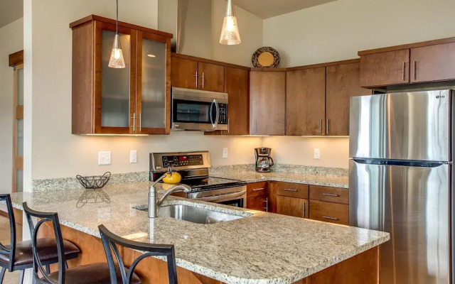 Lake Chelan 'manson Bay' Condo w/ Pool Access!