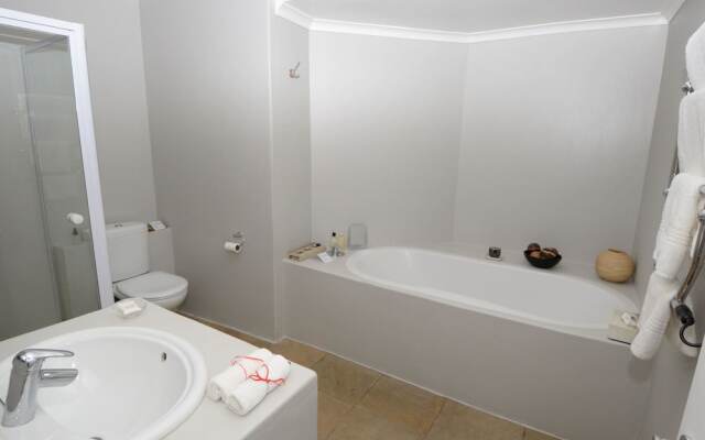 Oystercatcher Lodge