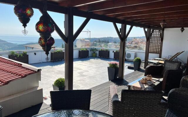 'I Folia' Village house with roof garden and terrace