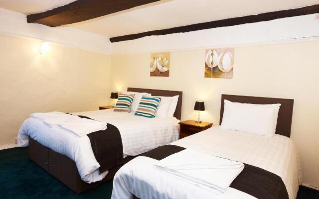 The Black Swan Inn B & B