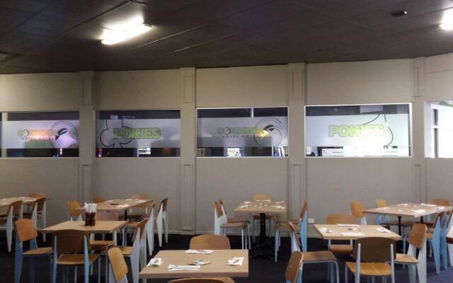 Oonoonba Hotel Motel