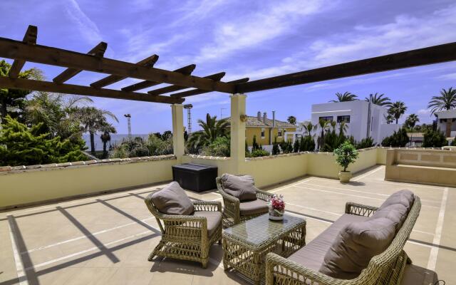 20001 - Exquisite Villa 50M To Beach