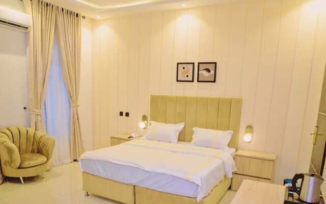El Castillo Pretigious Hotel