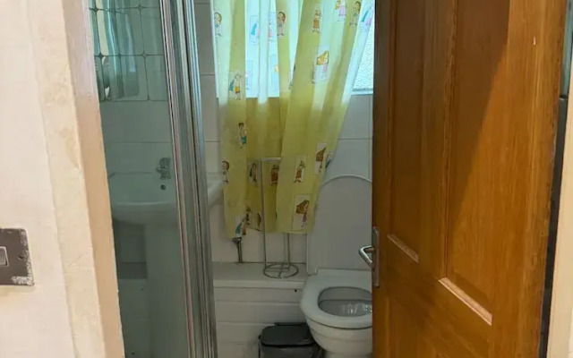 3 Bed Flat - Sleeps 5 - Wifi