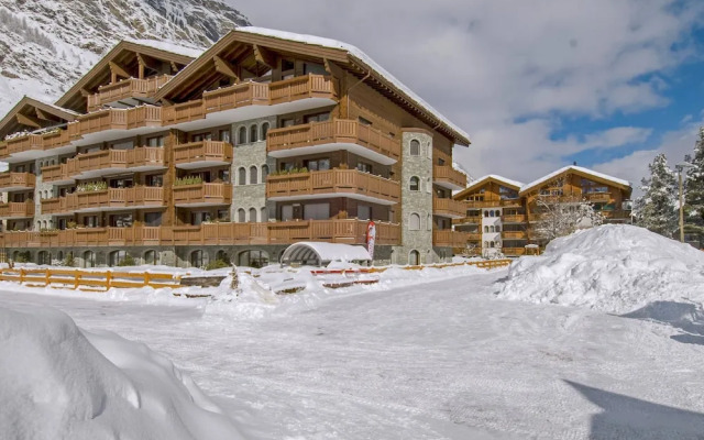 Whymper Zermatt in Zermatt