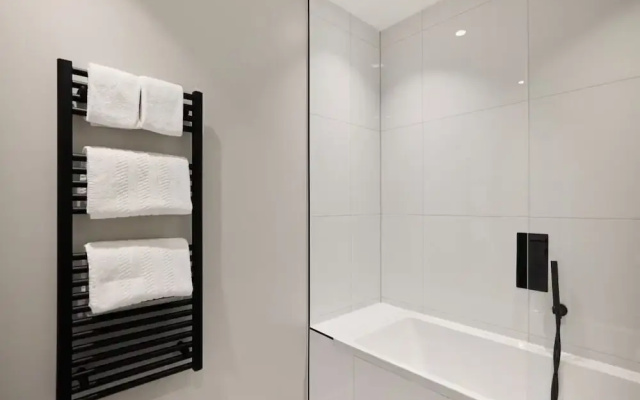 The Brondesbury Place - Bright 2bdr Flat With Balcony + Parking