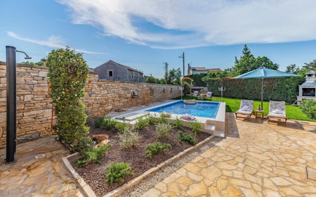 Awesome Home in Sisan With Wifi and 2 Bedrooms