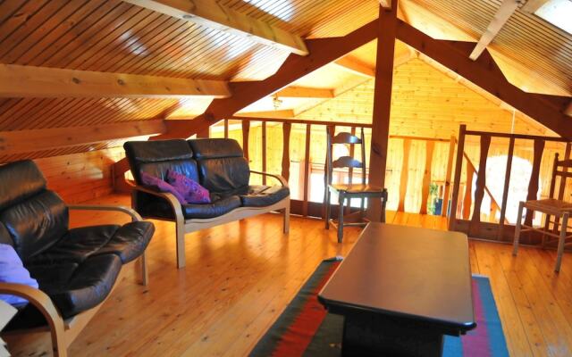 Cosy Chalet With Large Garden and Playground, Located at the Edge of the Forest