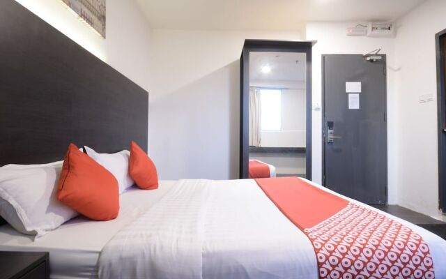 OYO 906 Happy 92 Hotel Lumut