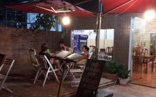 Hung Long Homestay