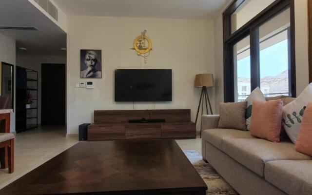 ONE Elegant Apartment in Muscat Bay 02
