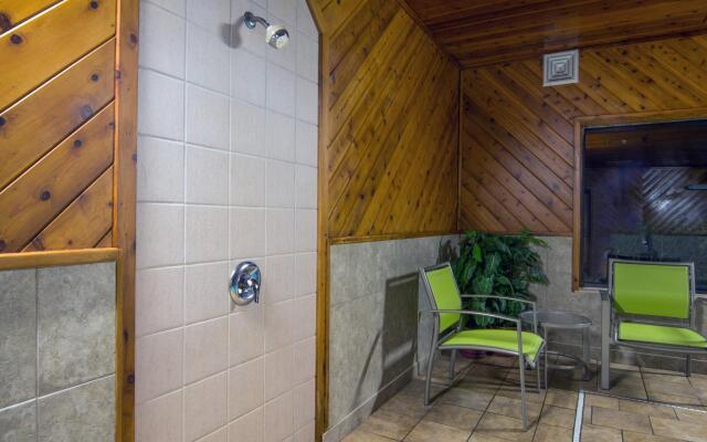 Holiday Inn Express & Suites Wauseon by IHG