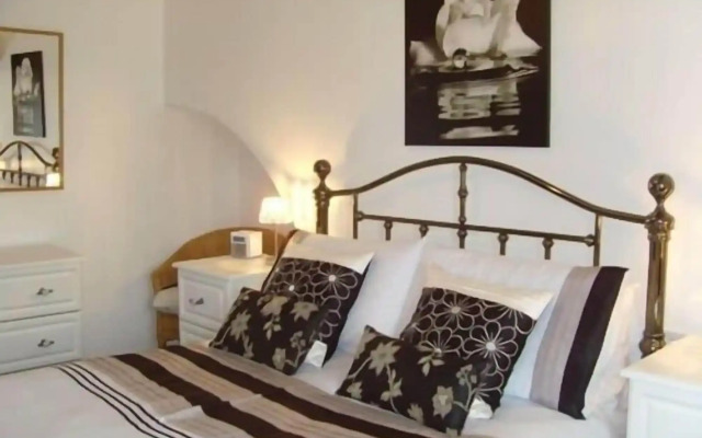 Ellie's Guest House