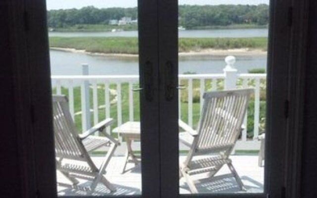 Seatuck Cove House Waterfront B&B