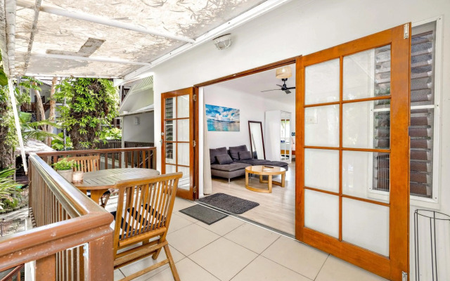 Palm Cove Beach Retreat - 1st Floor