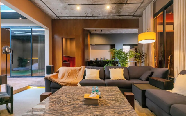 Portal Chalets With Private Pool-Al Arid