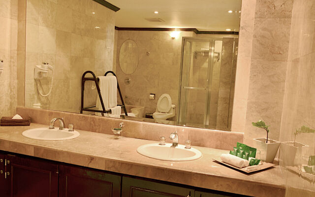 Thunderbird Resorts - Rizal