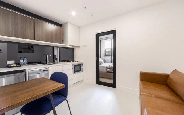Whitehorse Apartment Hotel