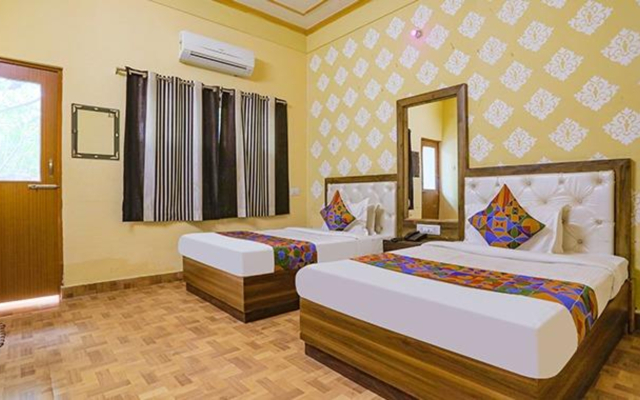 Fabhotel Shivam Palace