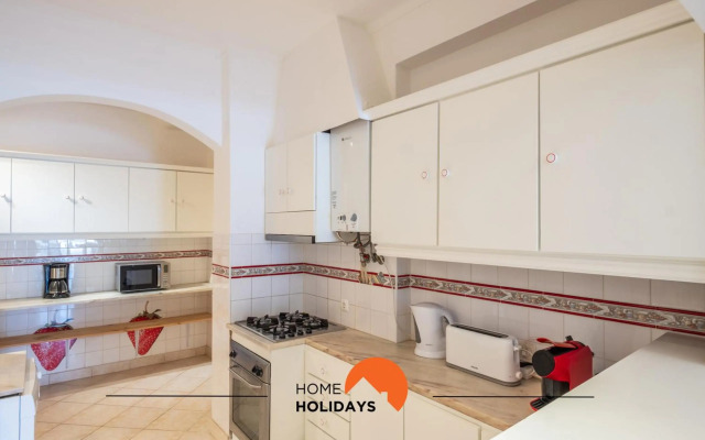 #043 Saradel Old Town Center Beach