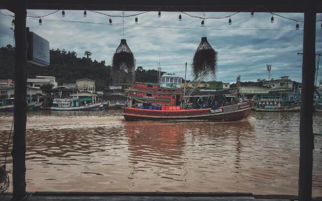 Rub Lom Chom Klong Homestay