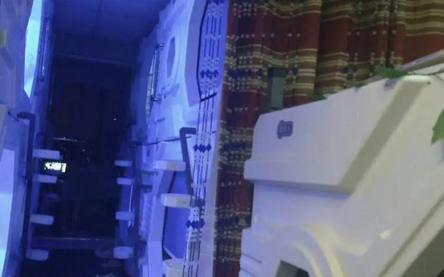 Intercity Capsule Youth Hostel Temple