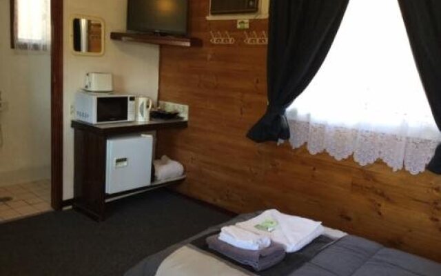 Village Motor Inn